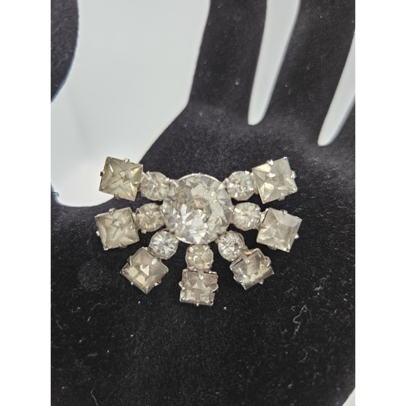 The Unbranded Brand Jewelry - Vintage Rhinestone Brooch Pendant‎